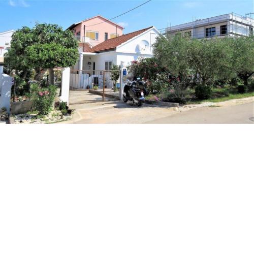 Apartment Franka - 70 m from sea