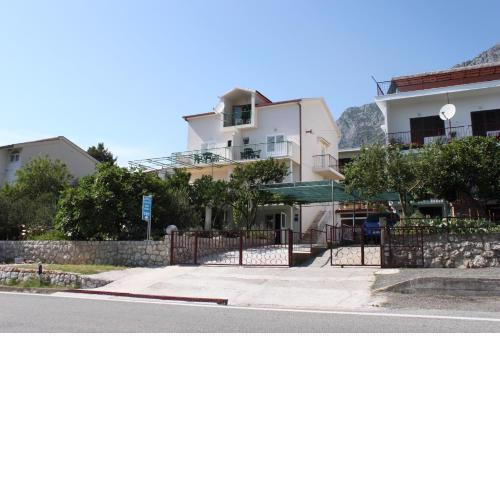 Apartment Gradac 6819a