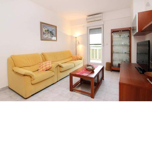 Apartment Happy Day