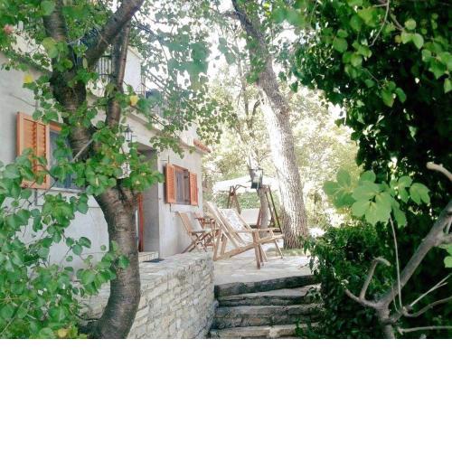 Apartment in Karin Gornji with sea view, balcony, air conditioning, Wi-Fi (4207-1)