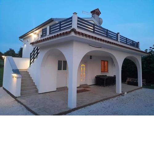 Apartment in Medulin with terrace, air conditioning, W-LAN, washing machine 5158-1