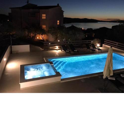 Apartment in Okrug Gornji with sea view, balcony, air conditioning, WiFi 5048-2