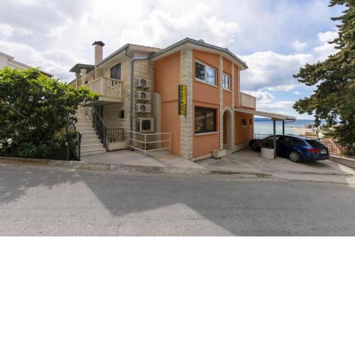Apartment in Omis with sea view, loggia, air conditioning, WiFi 5129-4