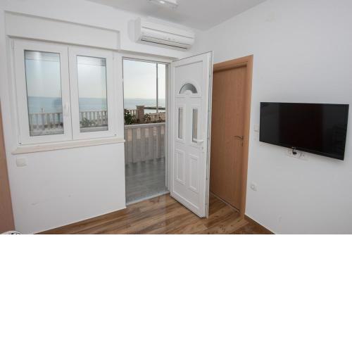 Apartment in Podstrana-Sv Martin with sea view, balcony, air conditioning, WiFi 5117-7