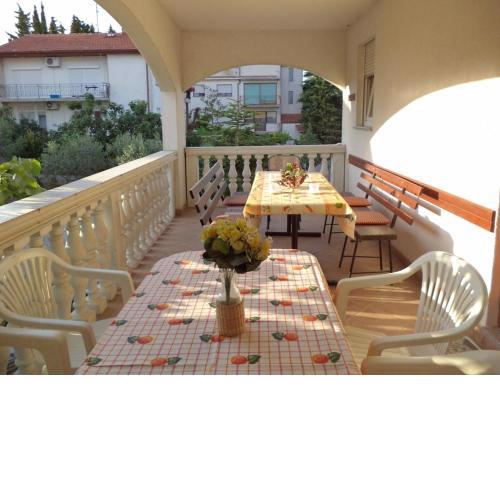 Apartment in Pula with sea view, terrace, air conditioning, WiFi 633-2