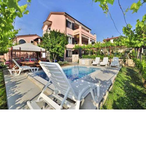 Apartment in Pula/Istrien 17385