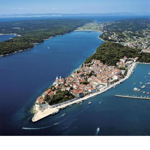 Apartment in Supetarska Draga with sea view, terrace, air conditioning, WiFi 4552-9