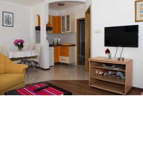 Apartment in Vodice with terrace, air conditioning, WiFi, washing machine (4266-4)