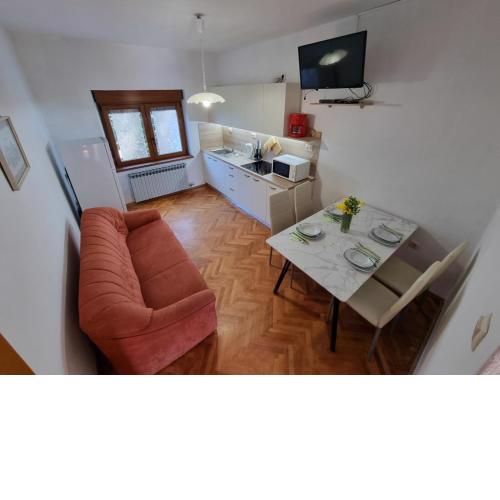 Apartment Jasminka 41 pax Dole