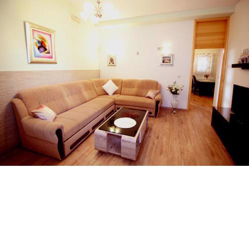 Apartment J&I