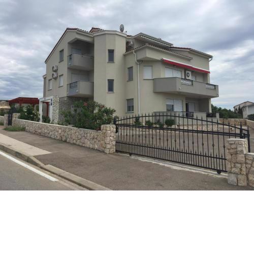 Apartment Karlo
