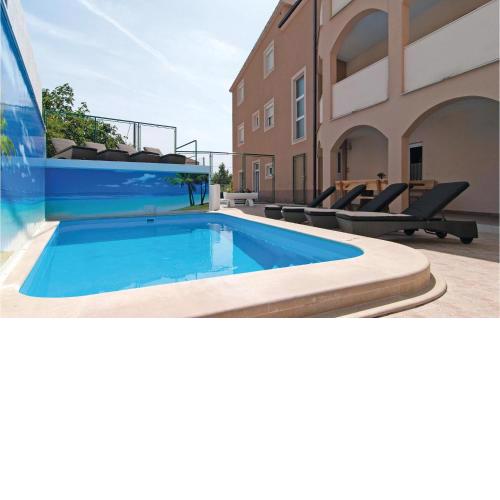 Apartment Kastel Gomilica 77 with Outdoor Swimmingpool
