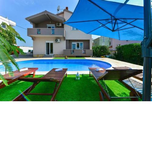 Apartment Kiara with Pool