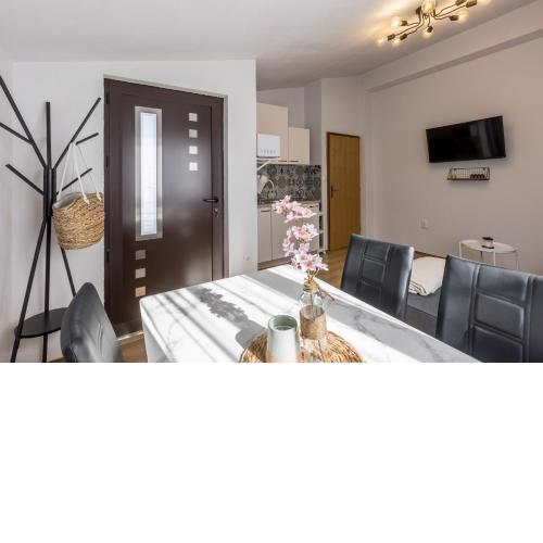 Apartment LaMaro