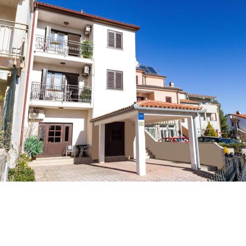 Apartment Leona