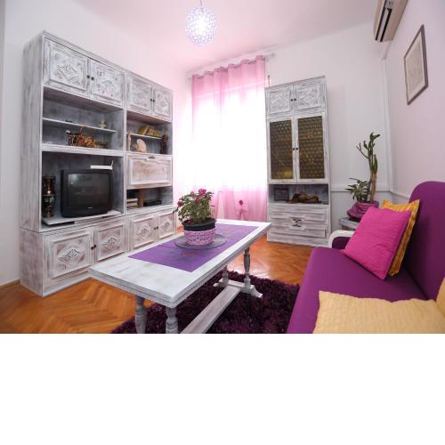 Apartment Liatris