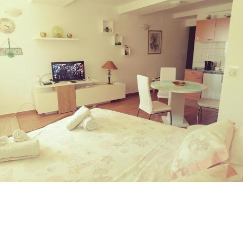 Apartment Lju on the Beach