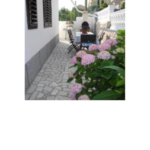 Apartment Marija 61 pax