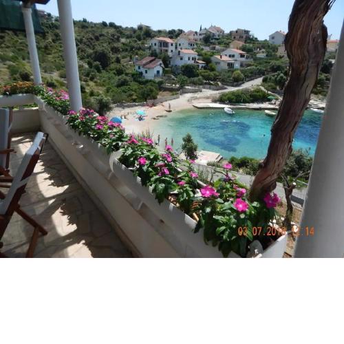Apartment Miki - 25 m from the sea
