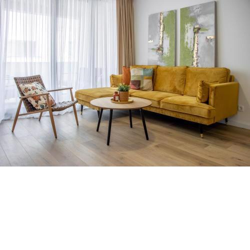 Apartment MOLO with a terrace and a heated pool
