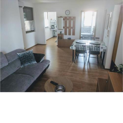 Apartment Moni