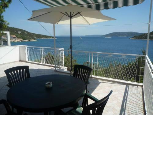 Apartment Natad - sea view