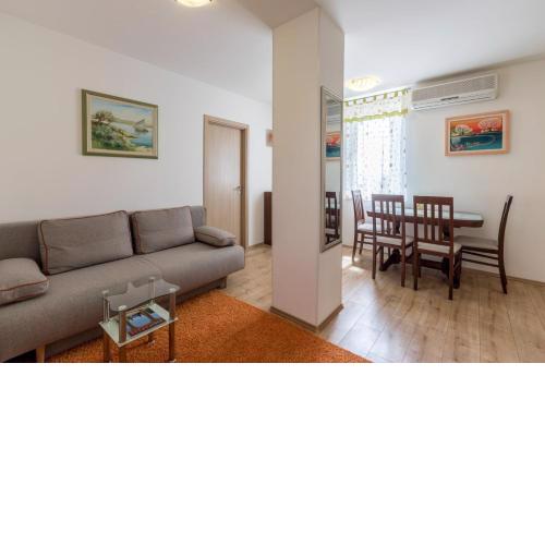 Apartment Neda - charming and comfy