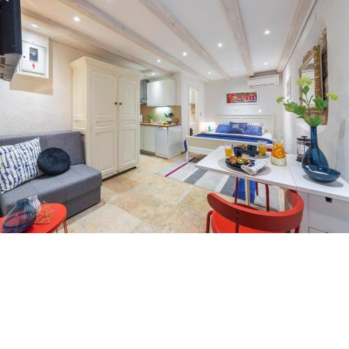 Apartment Neva