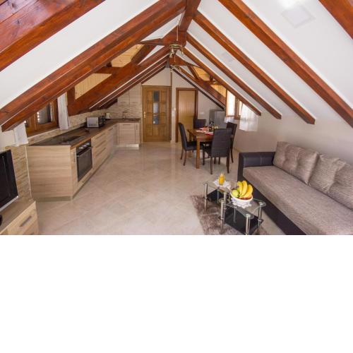 Apartment Niko Kaštel Stari
