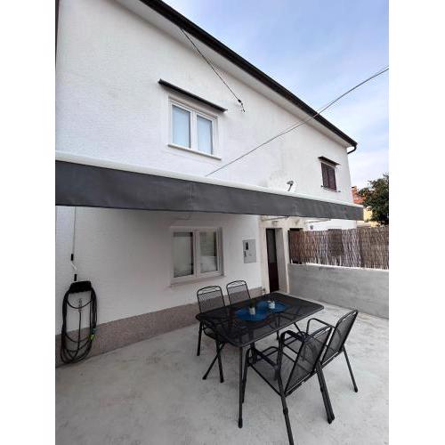 Apartment Omisalj