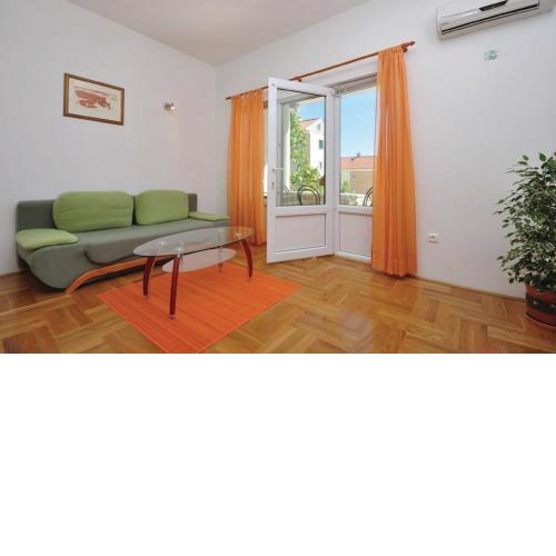 Apartment Orange