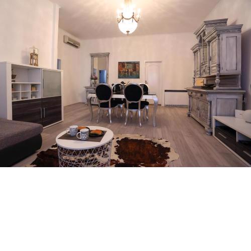 Apartment Papalic Palace