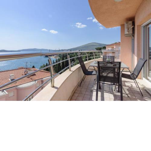 Apartment Pery - sea view