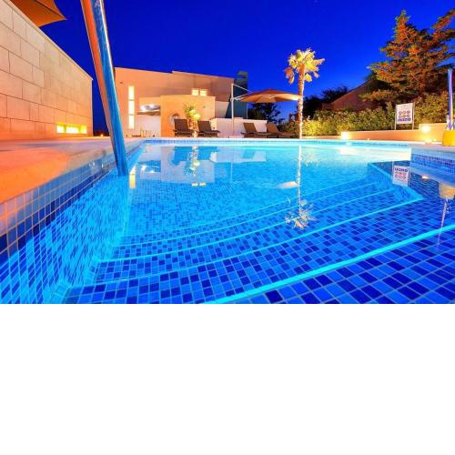 Apartment Petra - with pool