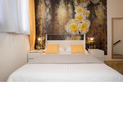 Apartment & Room Split Lea