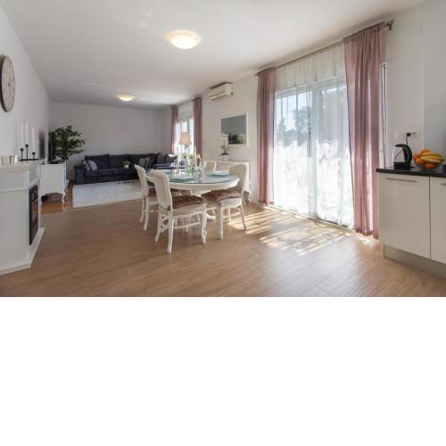 Apartment Sara