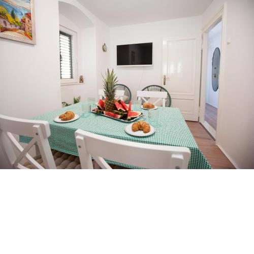 Apartment Slavuj Central Square