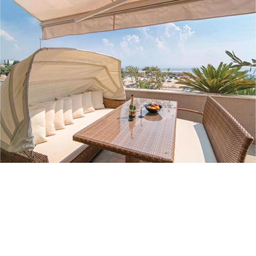 Apartment Split with Sea View 04