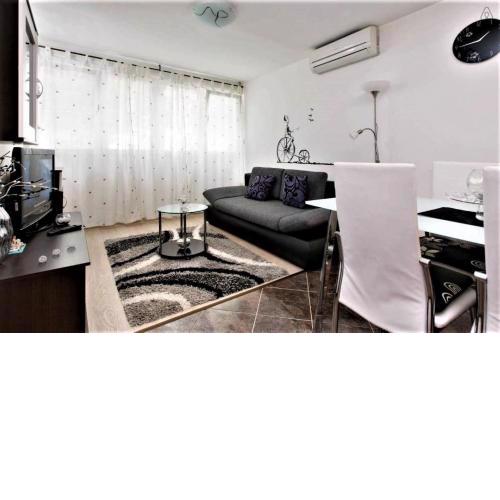 Apartment STANIĆ - "Home away from home"