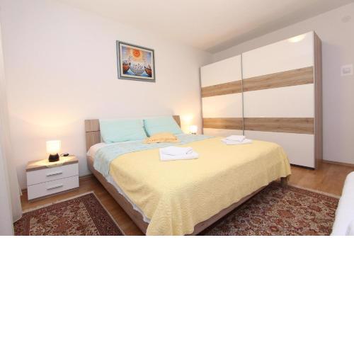Apartment Stipe