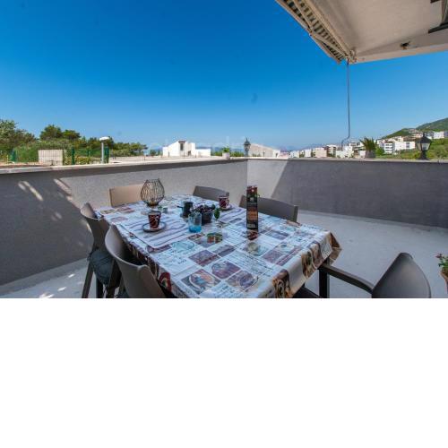 Apartment Vesna With Balcony & Free Parking