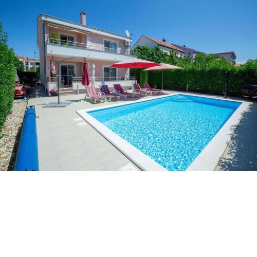 Apartment ViGo with private pool