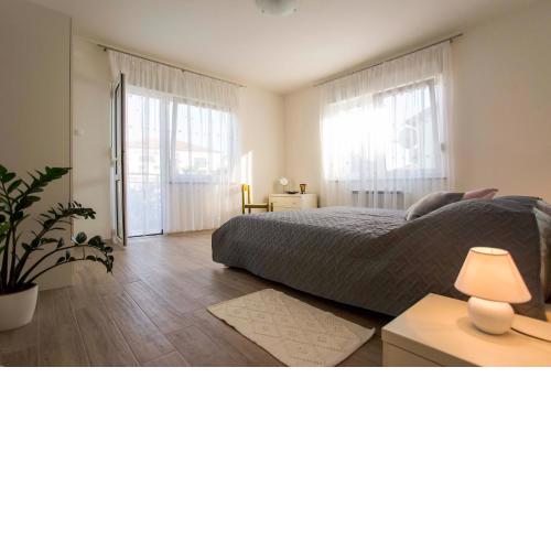 Apartment with terrace and parking