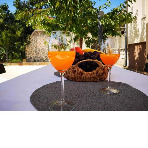 Apartment Zadar with private pool and garden