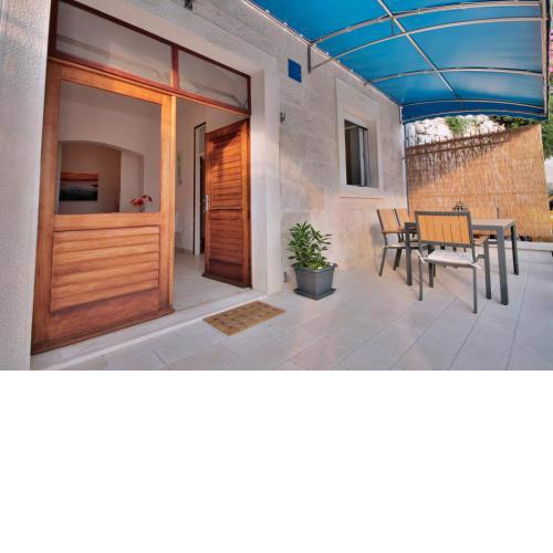 Apartment Žara 2 with Boat Place