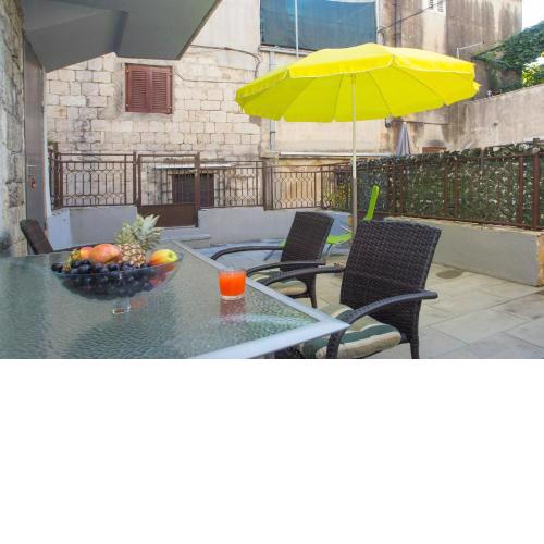 Apartment Zdrav - with big terrace