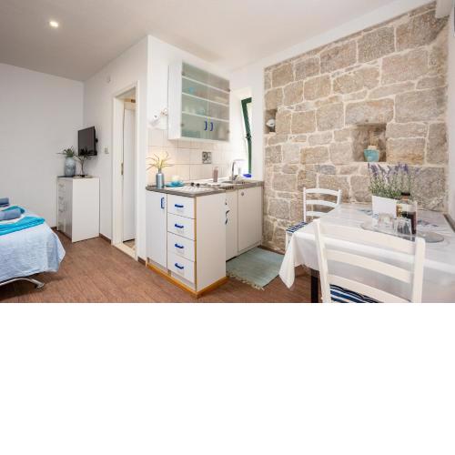 Apartment&Rooms Luma combine beach&old town