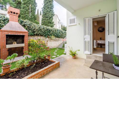 Apartments 4M