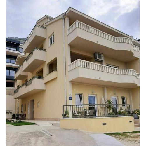 Apartments Akmadzic