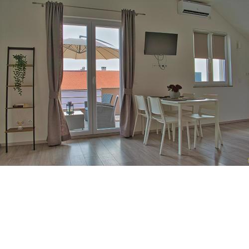Apartments and Rooms B&B